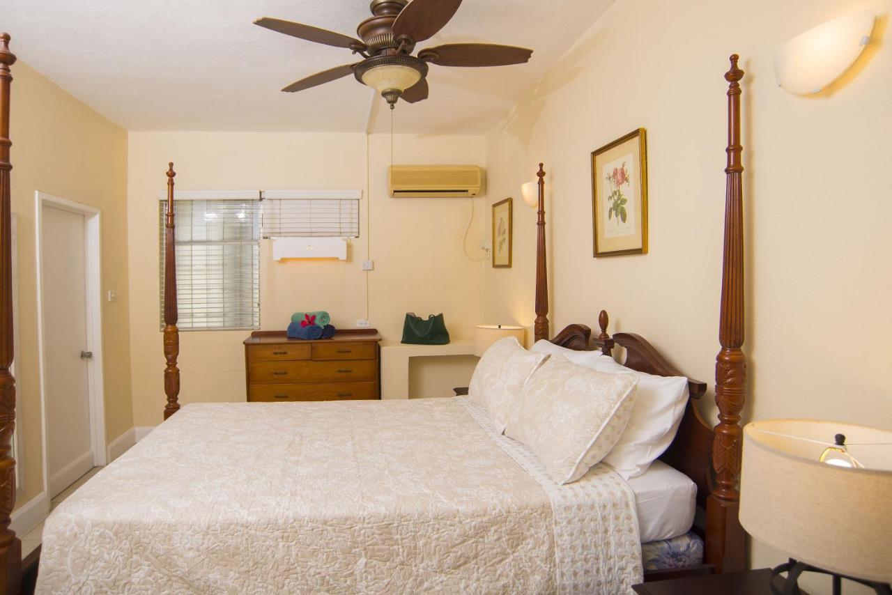 Ground Floor Apartment Located In Hometown, 5 Min Walk To The Beach Saint James Esterno foto